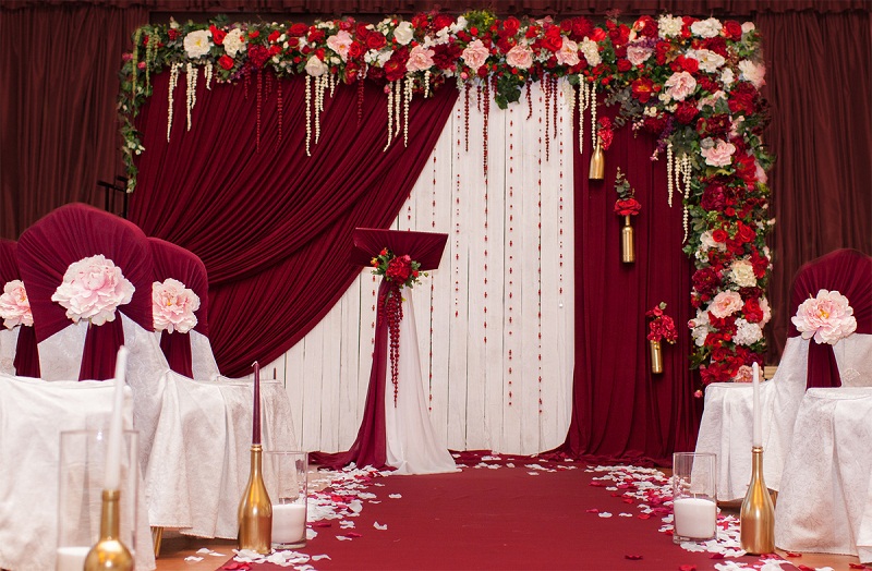 Red and white wedding draperies