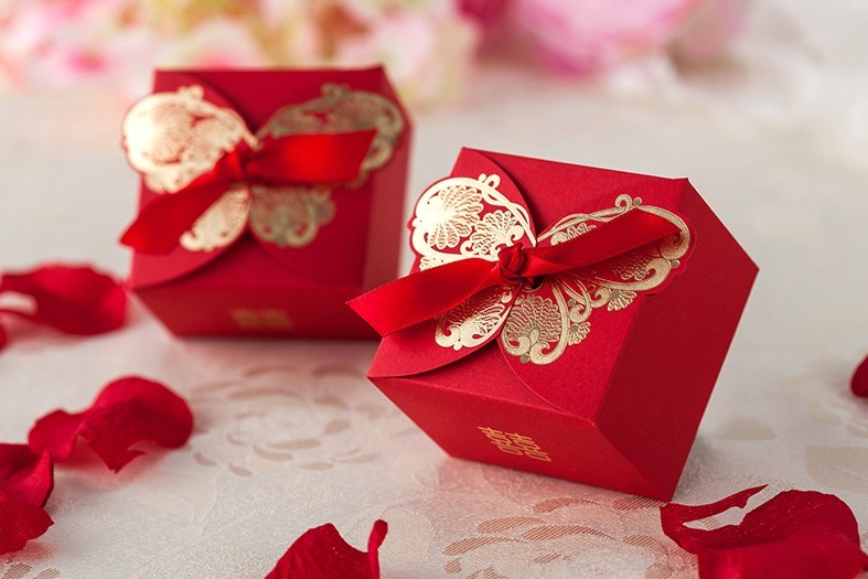 Romantic-Wedding-Gift-Box-Elegant-Gold-Butterfly-Red-Paper-Bride-Party-Sweet-Favors-Wedding-Candy-Box