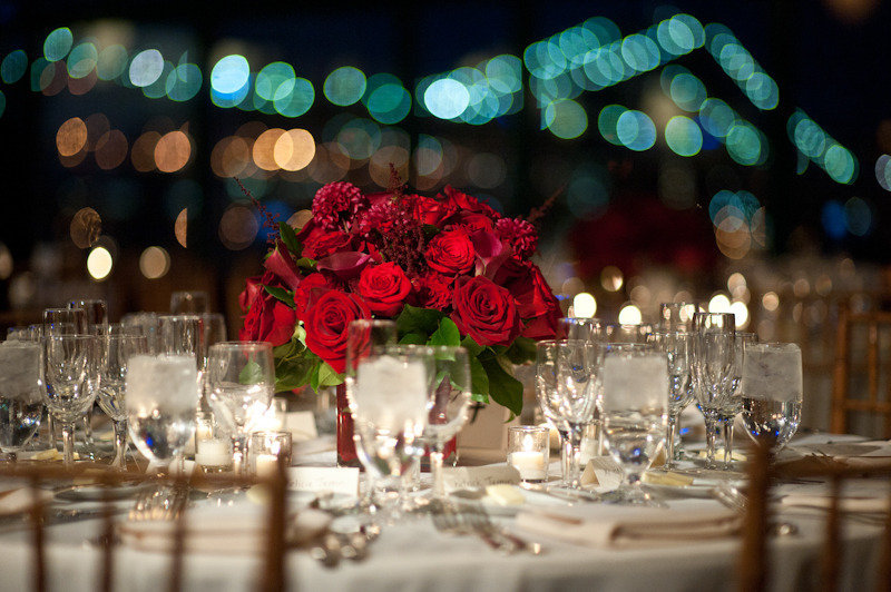 red rose wedding table centerpiece