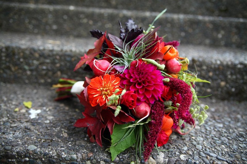 red wedding bouquet