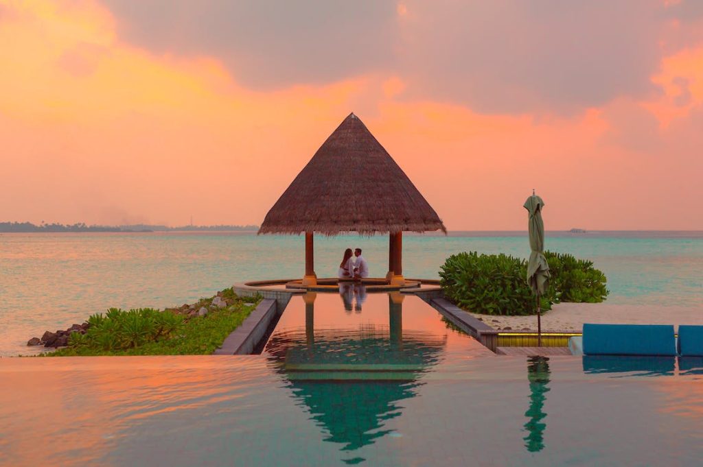 Practical Wedding Checklist #2 : Traveling together